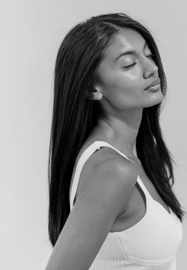 Dry Hair and Dry Hair Ends Causes, Treatments and Pro Tips