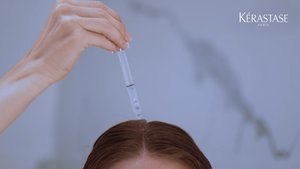 Aplikacja serum na skórę głowy, zbliżenie